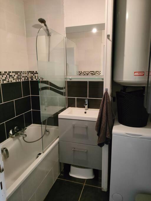 Chaleureux Appartement. Ντινάν Εξωτερικό φωτογραφία